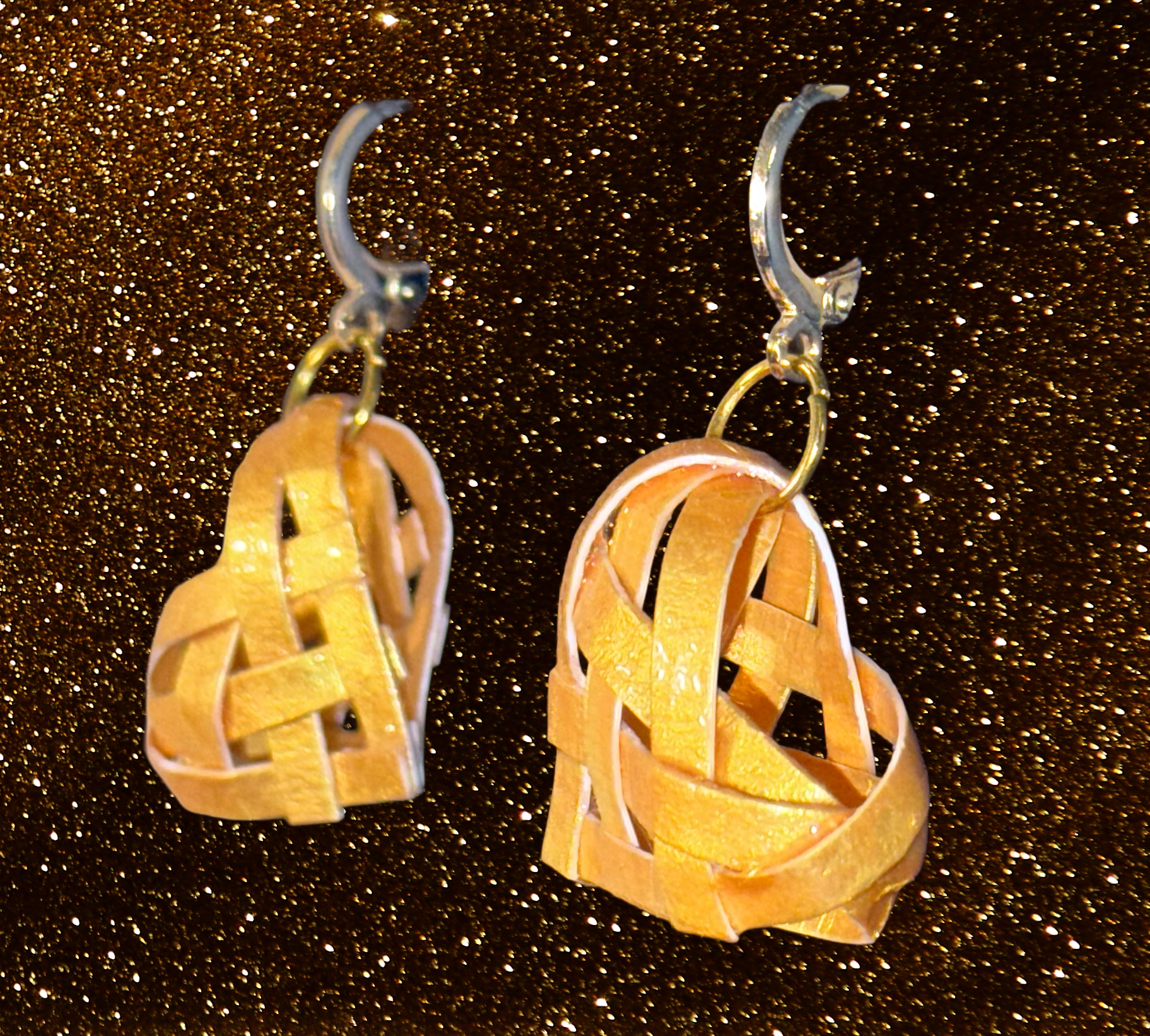 Single heARTwork Dangle Earrings