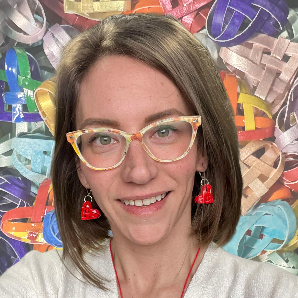 Single heARTwork Dangle Earrings